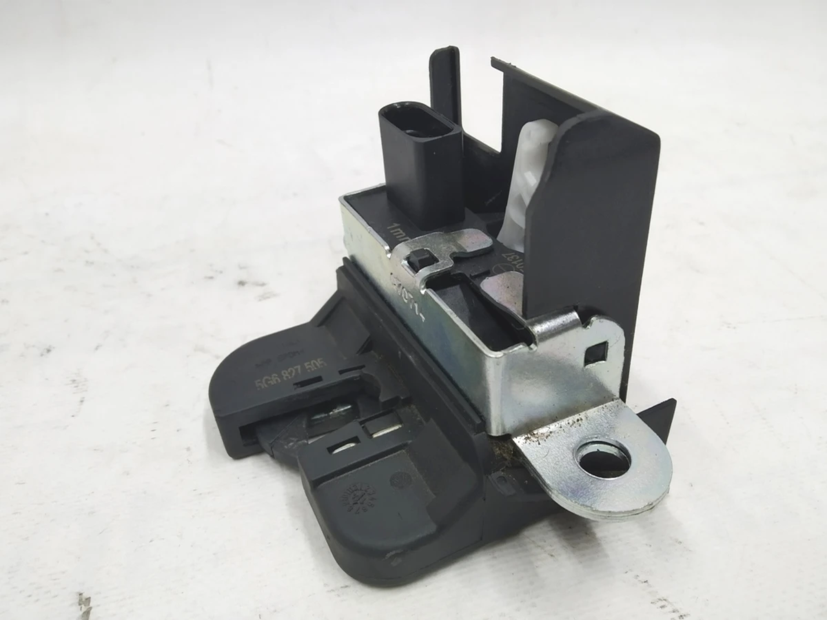 Замок багажника Volkswagen E-GOLF 5G6827505 Замок багажника Volkswagen E-GOLF 5G6827505