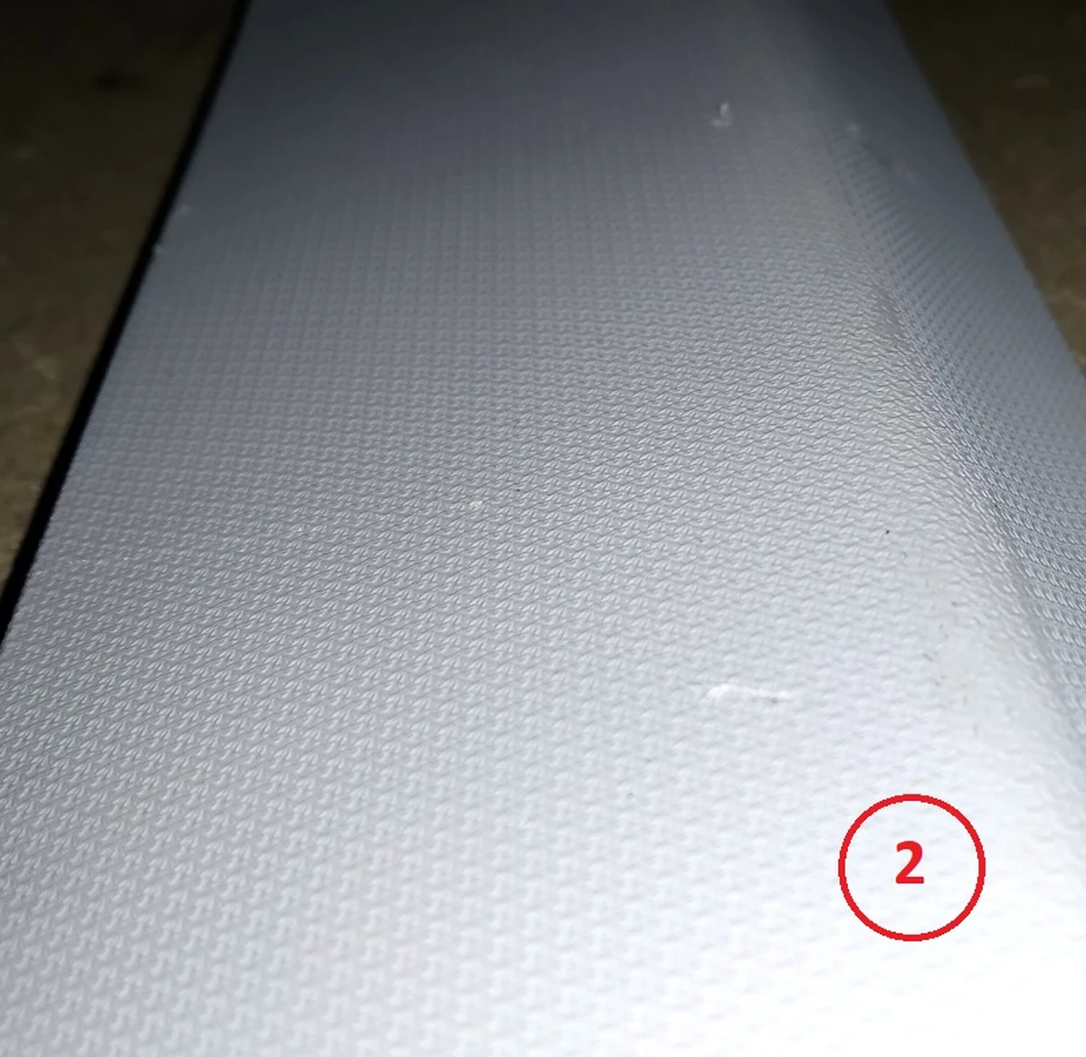 Накладка задняя концевая обшивки потолка с повреждениями 5G6867617 Volkswagen E-GOLF