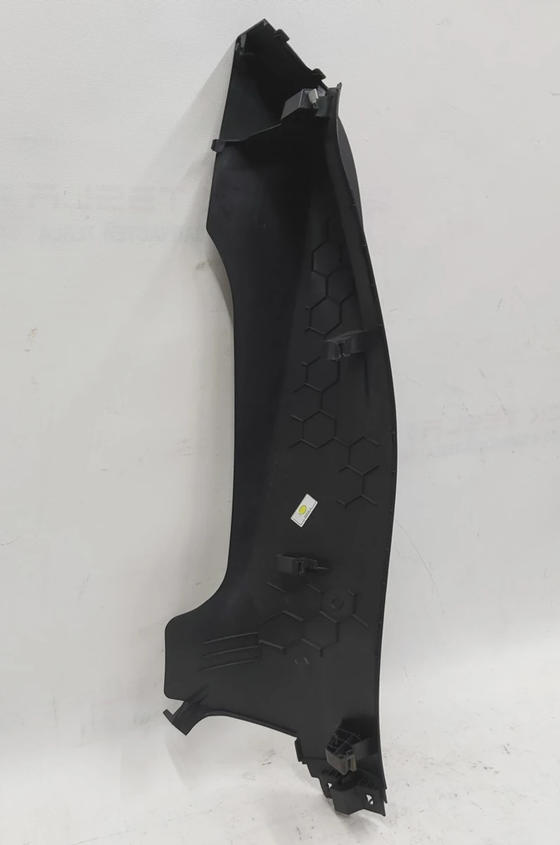 Облицовка стойки C (колёсной арки) нижняя правая 5G6867766E Volkswagen E-GOLF