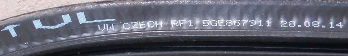 Уплотнитель дверного проёма переднего левого 5GE867911A Volkswagen E-GOLF