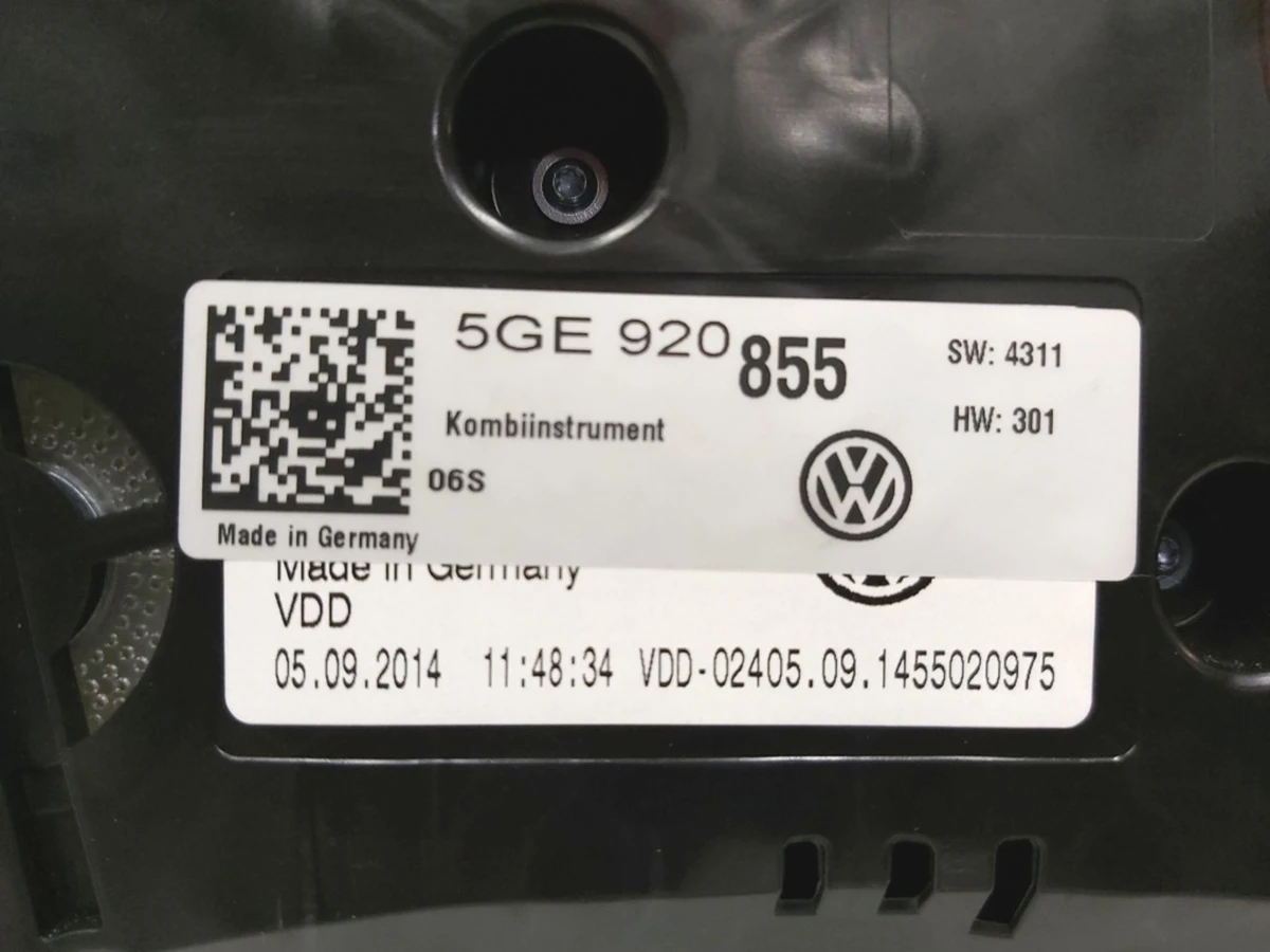 Комбинация приборов (панель приборов) 100MPH Volkswagen E-GOLF 5GE920855