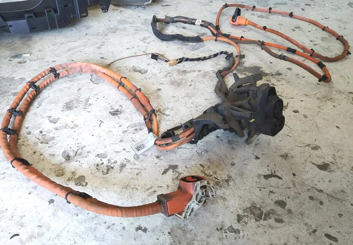 High-voltage charging port cable assembly with brackets 5GE971531J Volkswagen E-GOLF