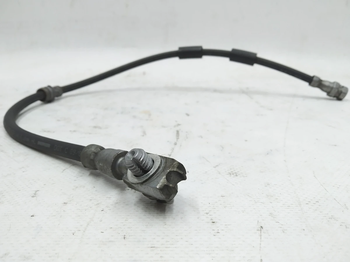 Тормозной шланг правый левый Volkswagen E-GOLF 5Q0611701C