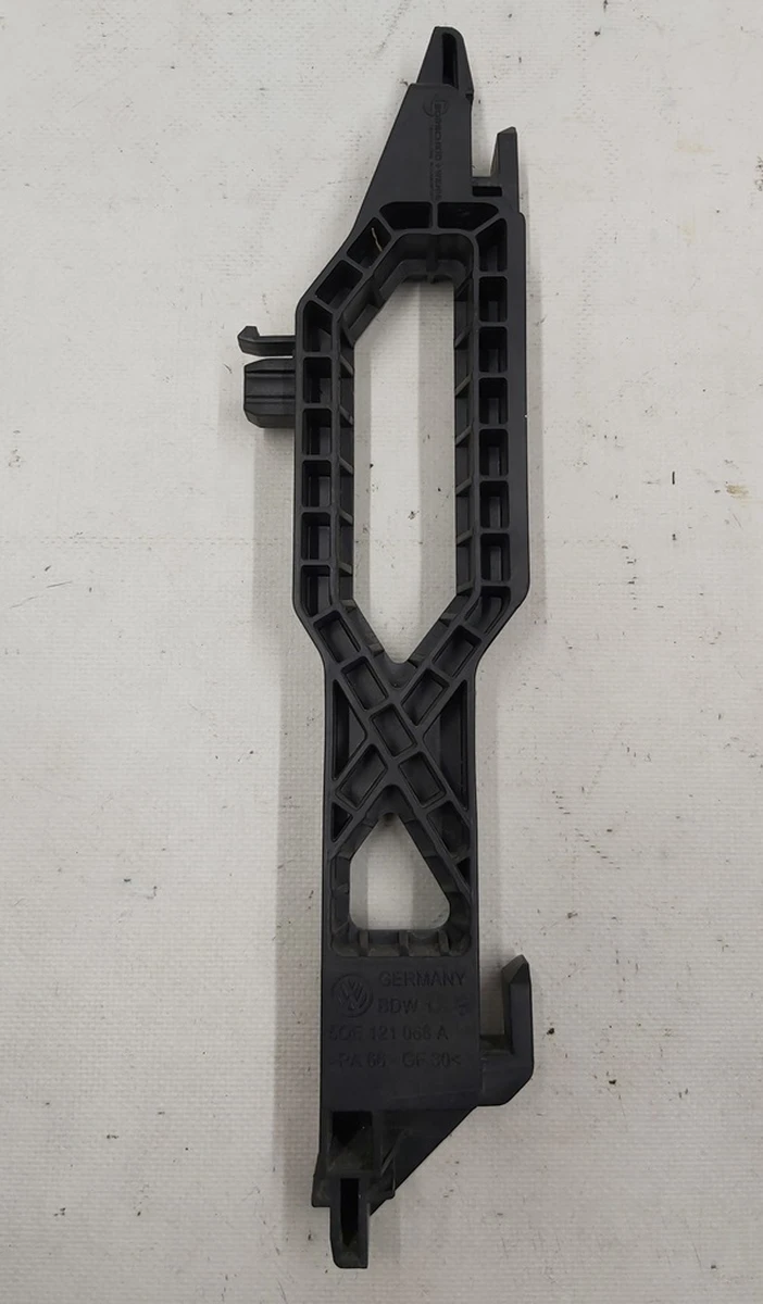 Кронштейн вентилятора радиатора левый 5QE121068A Volkswagen E-GOLF