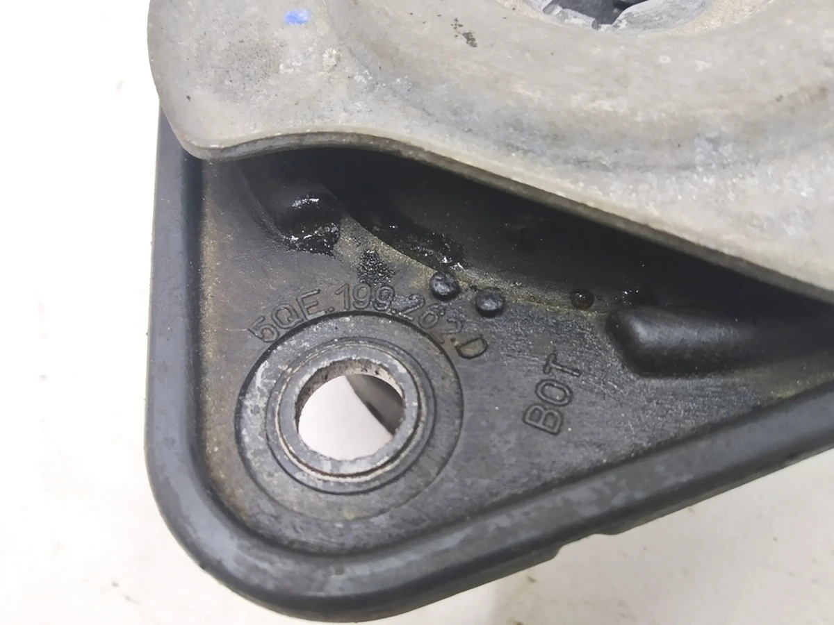 Engine Mount Cushion (Engine Bearing) Volkswagen E-GOLF 5QE199262D