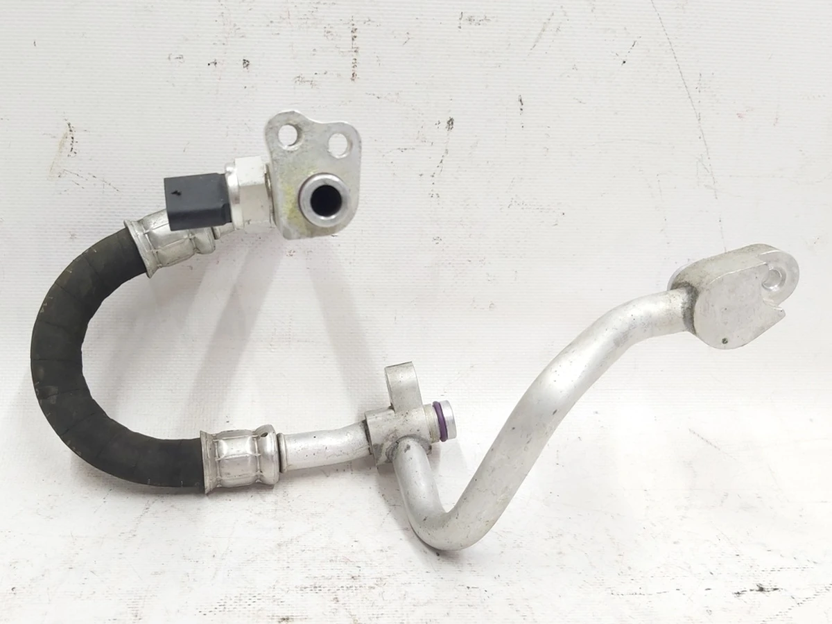 Air conditioning pipe assembly Volkswagen E-GOLF 5QE820017B