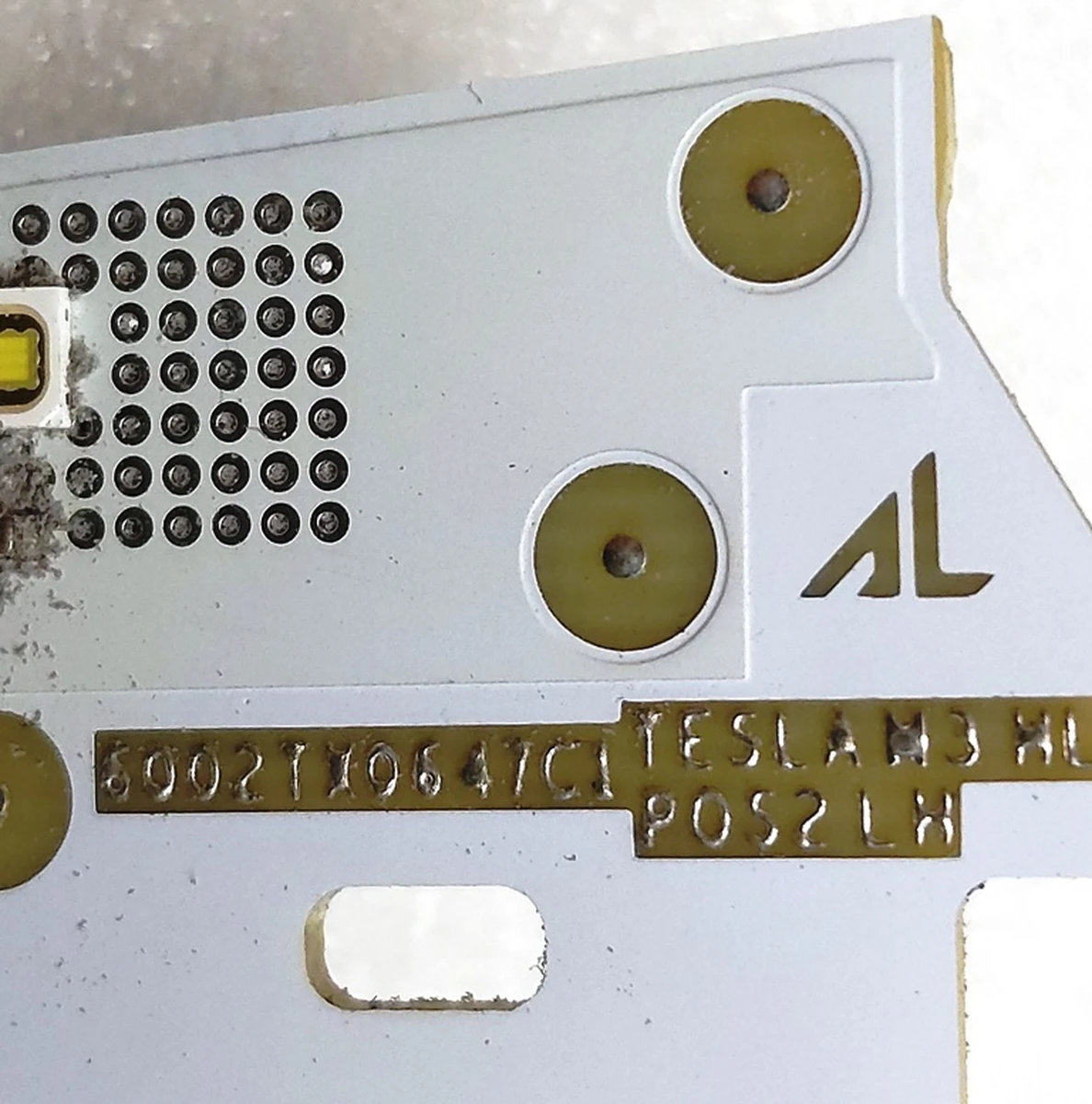 1 Элемент светодиодный фары главной левой Tesla model 3, model Y 6002TX0647C1