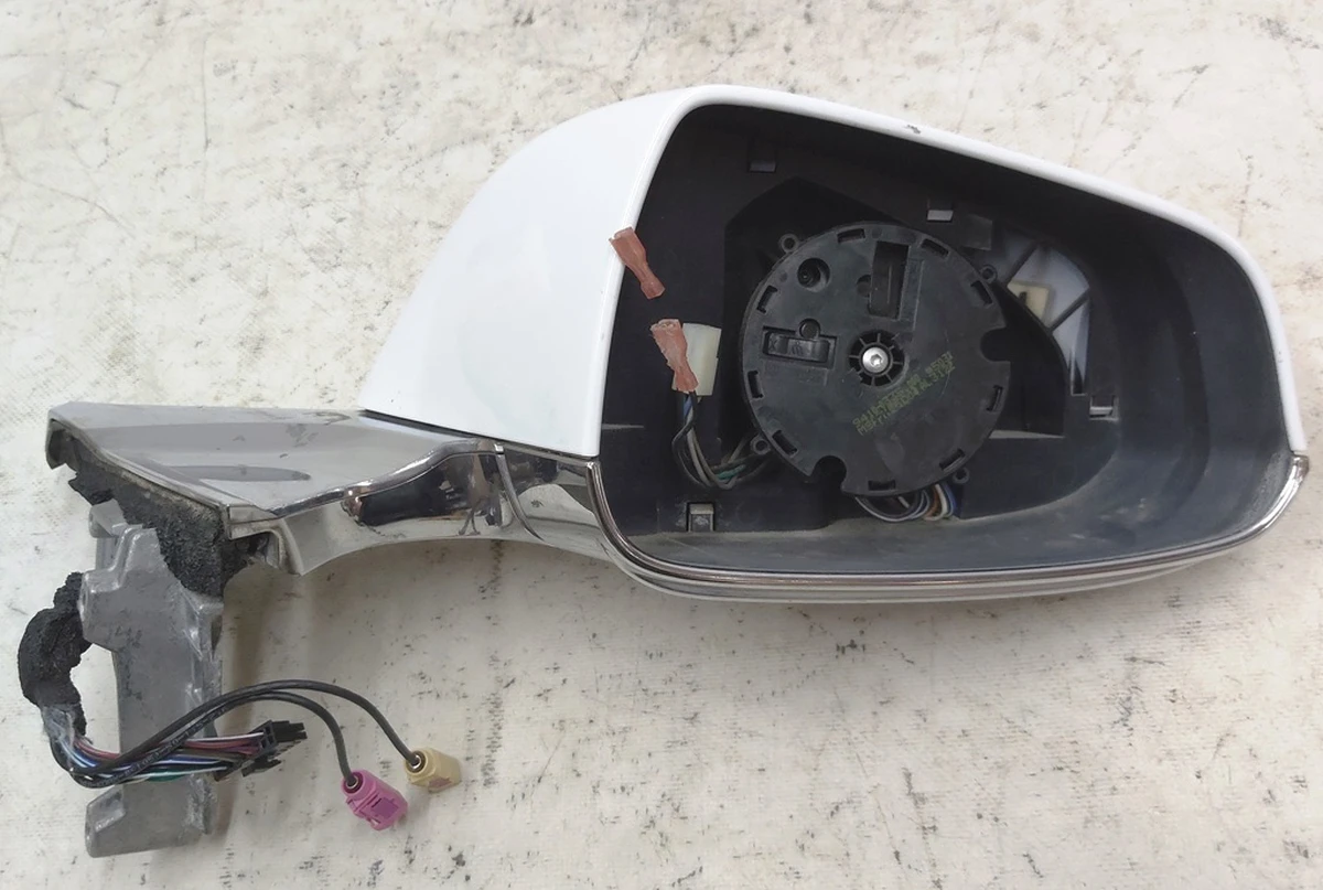 3 Зеркало наружное правое PBCW BASE без зеркального элемента с мелкими царапинами Tesla model S 6005863-00-E
