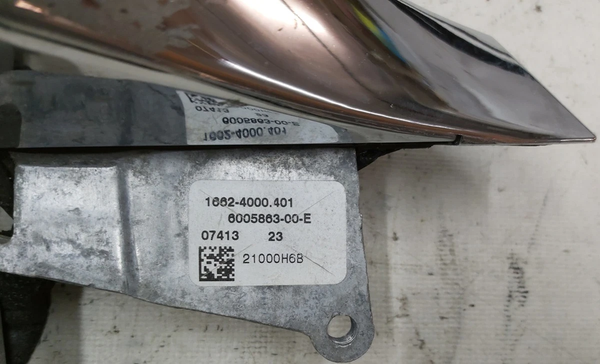 3 Зеркало наружное правое PBCW BASE без зеркального элемента с мелкими царапинами Tesla model S 6005863-00-E