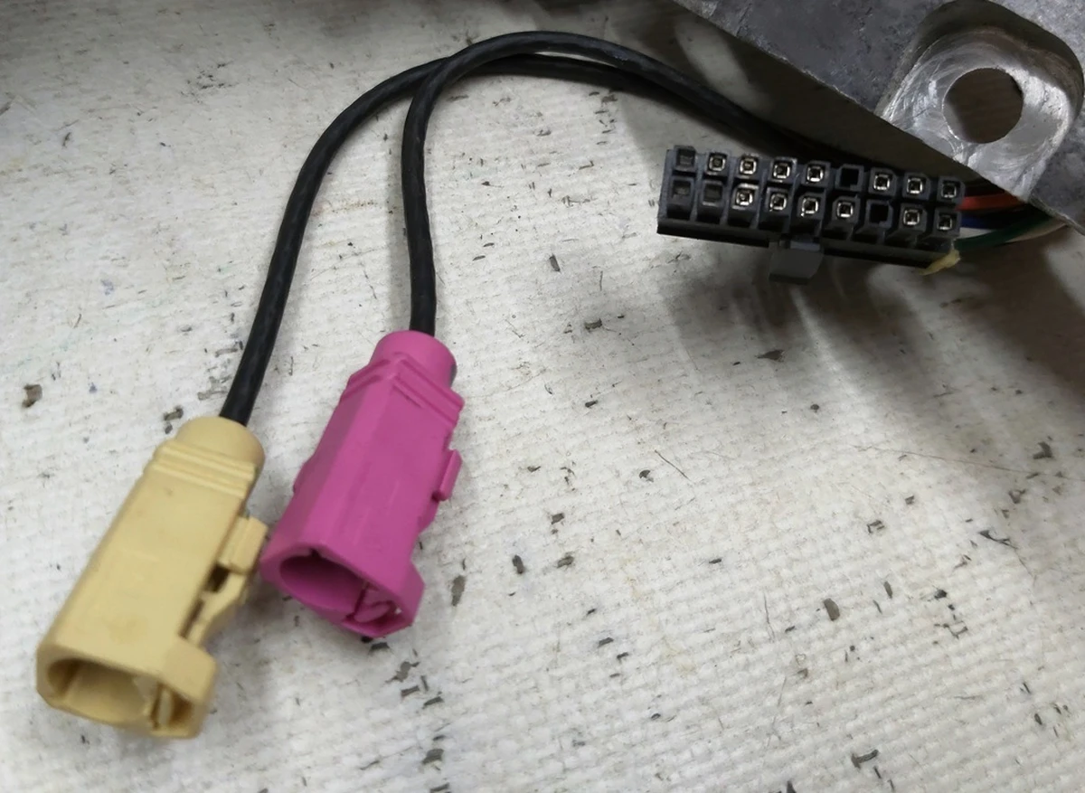 3 Зеркало наружное правое PBCW BASE без зеркального элемента с мелкими царапинами Tesla model S 6005863-00-E