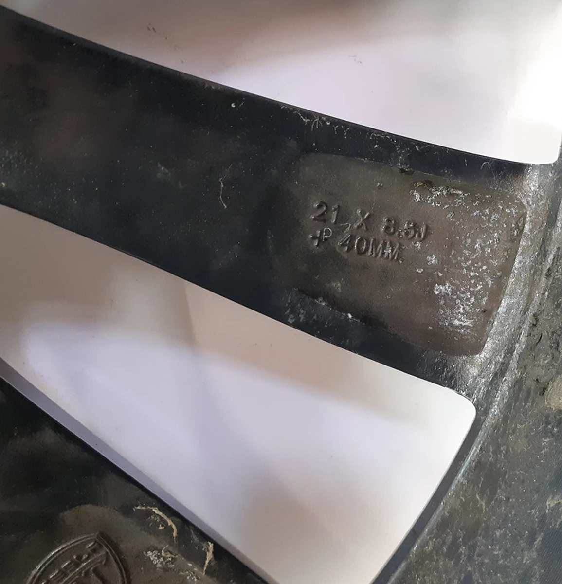 4 Диск колесный GREY TURBINE 21x8.5 J с повреждением Tesla model S 1054042-00-B