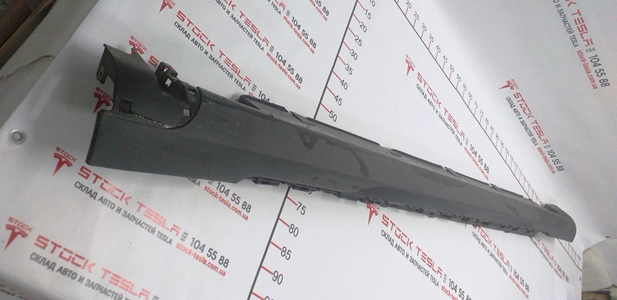 1 Накладка порога ліва рокерна панель (забарвлений) PMNG Tesla model S REST 6005874-00-J