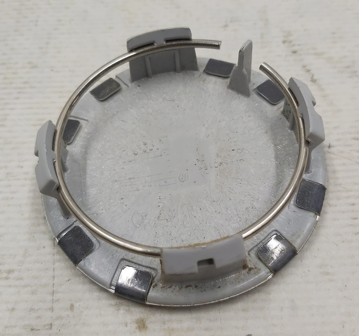 7 WHEEL ORNAMENTATION CENTER CAP GREY Tesla model S, model S REST, model X, model 3, model Y 6005879-00-A