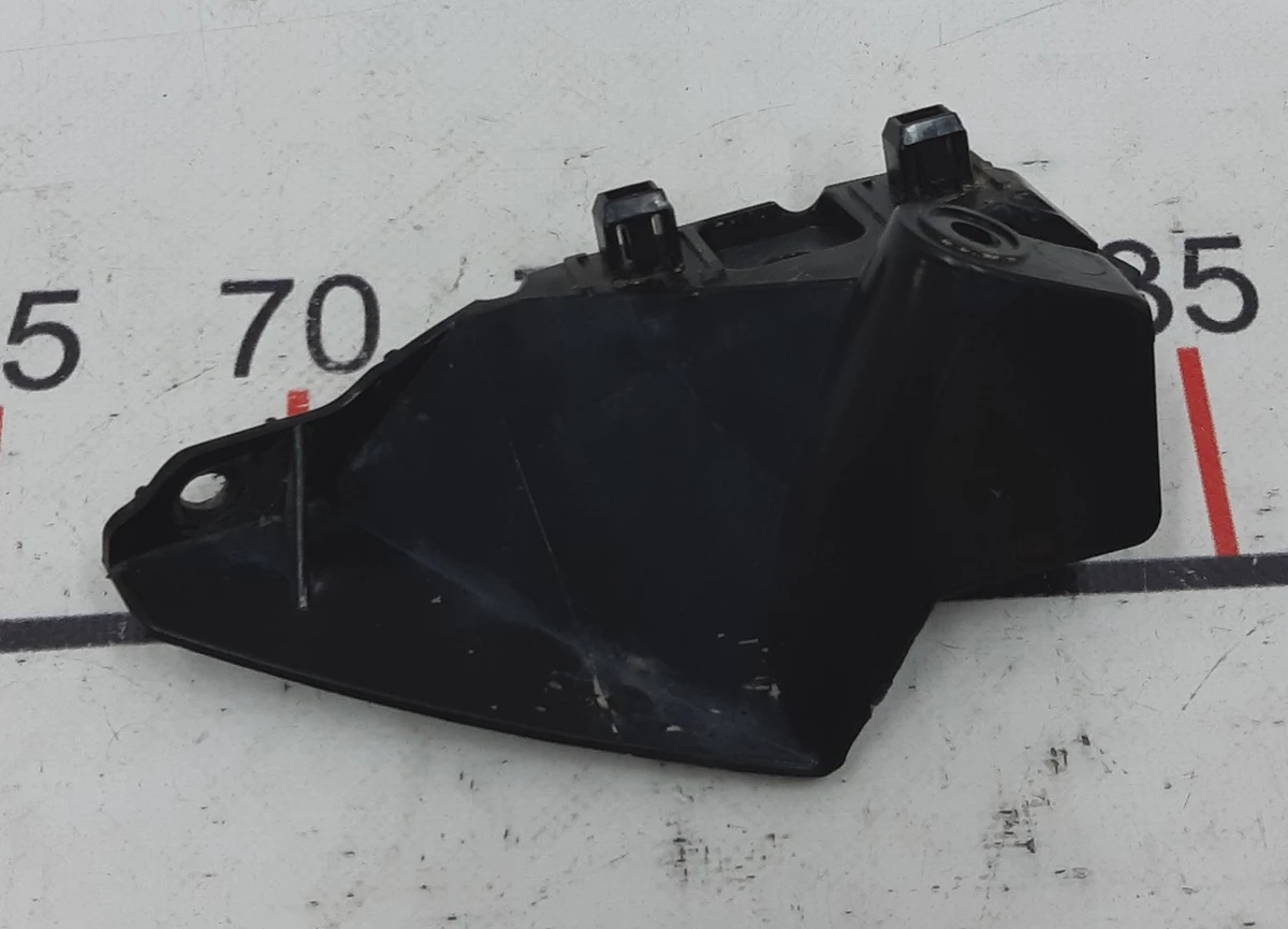 2 Left fender guide (shell) with damage Tesla model S, model S REST 1095495-00-A