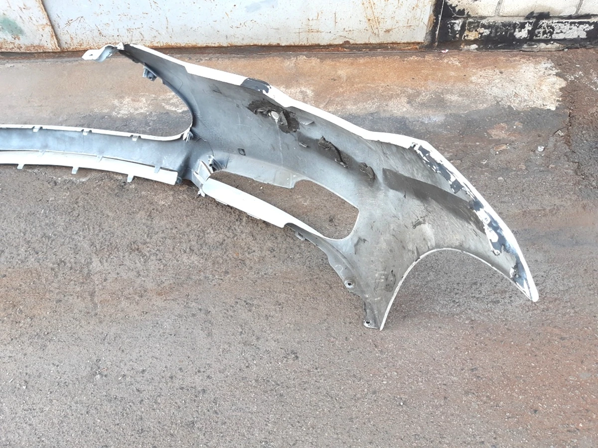 1 Бампер передний под 4 парктроника PBCW с повреждением Tesla model S 1068759-00-A