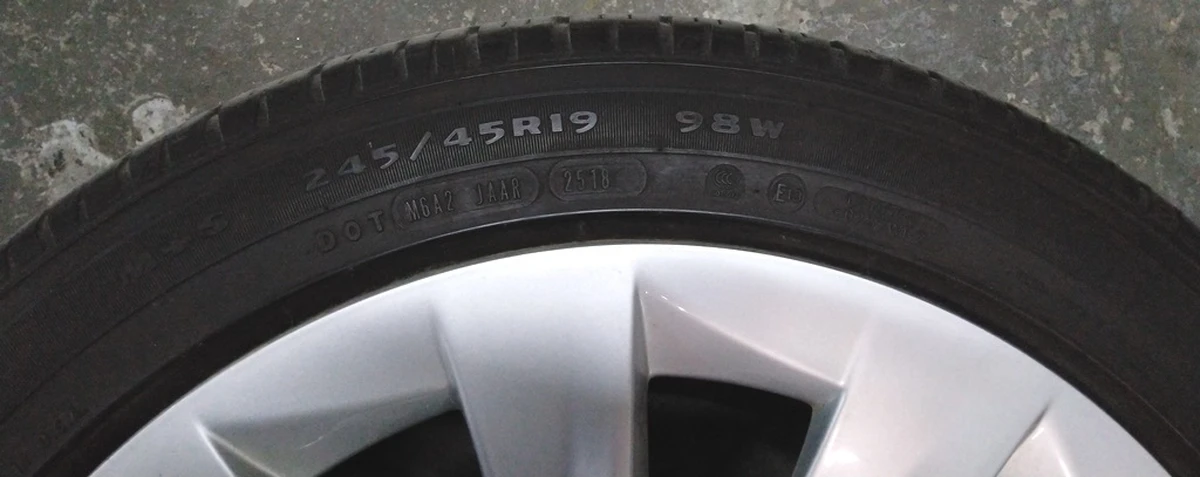 1 Шина 245/45R19 98W A/S GOODYEAR EAGLE TOURING 3,23 мм Tesla model S REST 6005890-00-C