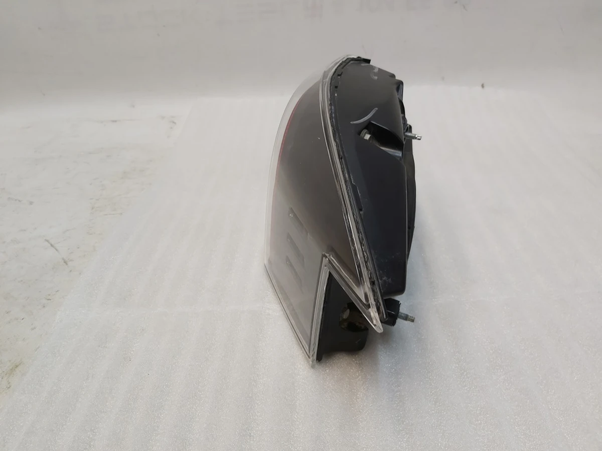 2 Фонарь правый наружный (EU) Tesla model S, model S REST 6005921-00-F