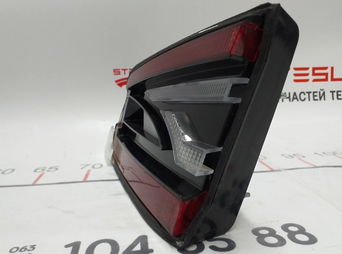 6 Фонарь правый внутрений без защитного стекла (USA) Tesla model S, model S REST 6005924-00-E