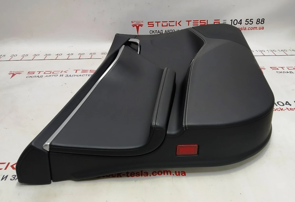 1 Front left door card assembly without door card rubber bolt plug PURB/PVCB/PVCB BLACK Tesla model S, model S REST 6006071-22-M