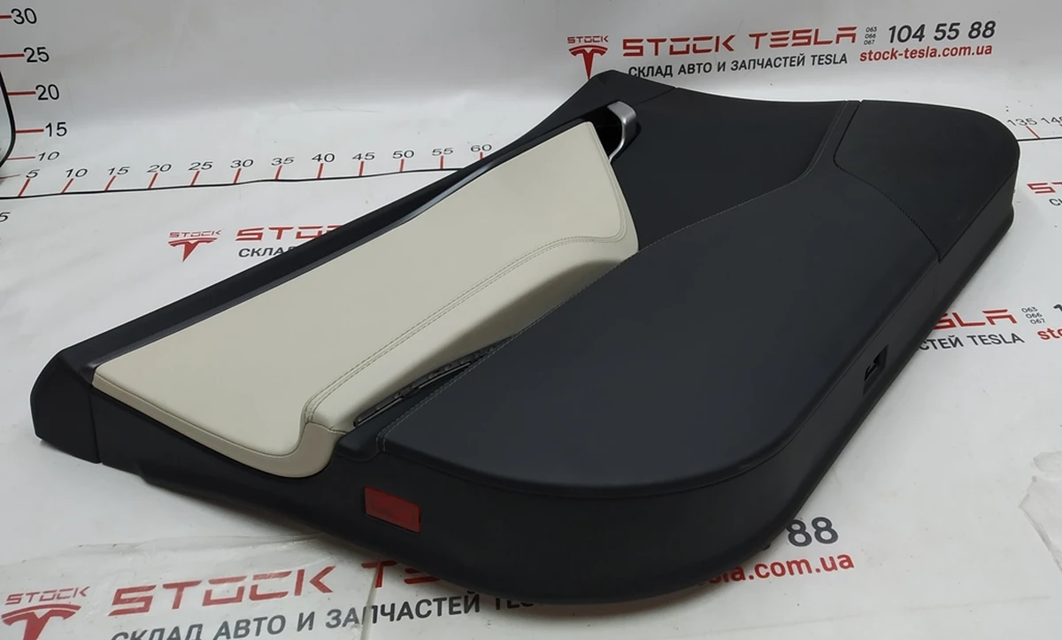 1 Front left door card PURB/G/PUR13/PVCB CREAM PREM (not included) Tesla model S REST 6006071-52-N