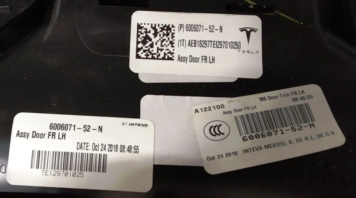 1 Front left door card PURB/G/PUR13/PVCB CREAM PREM (not included) Tesla model S REST 6006071-52-N