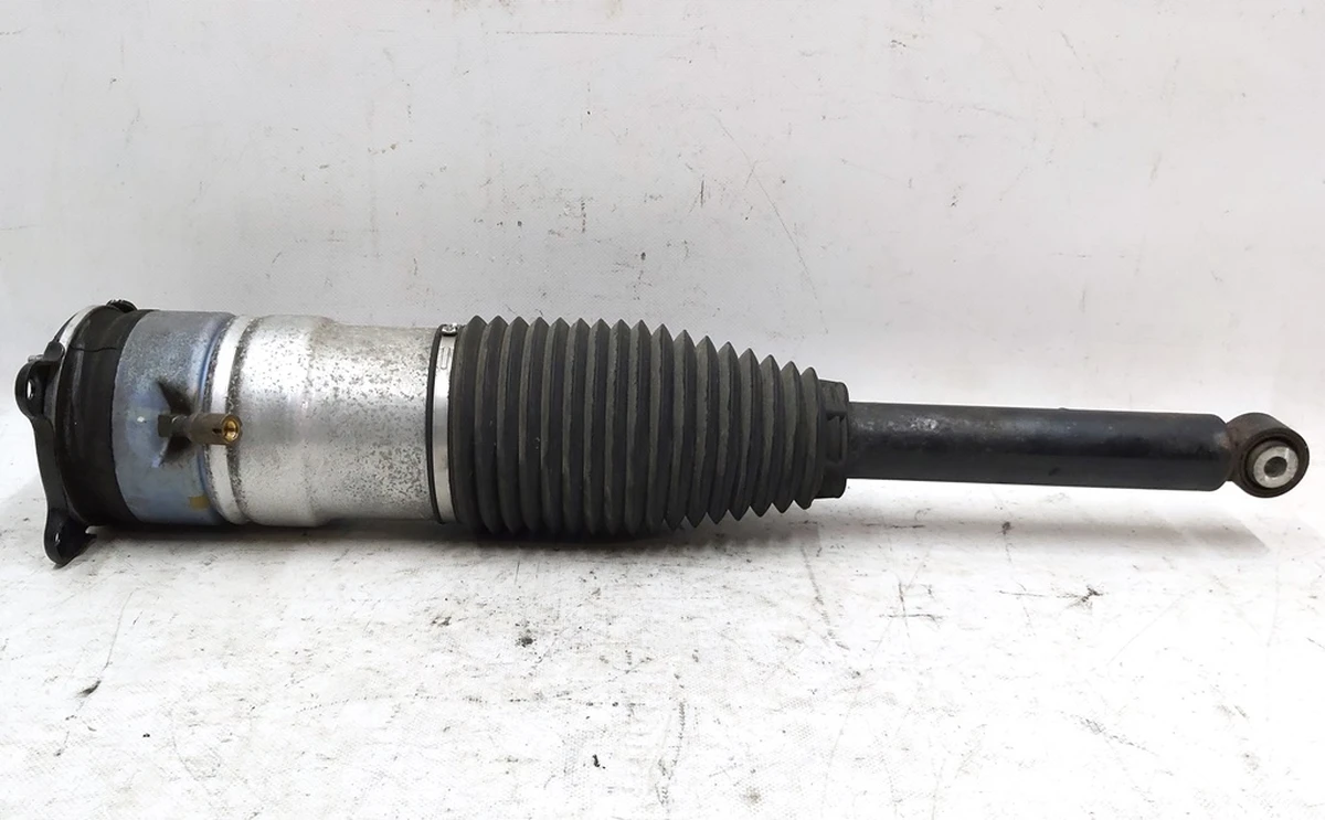 1 Модуль пневмо задній правий RDSS із пошкодженням сайлентблоку Tesla model S 6006353-07-B