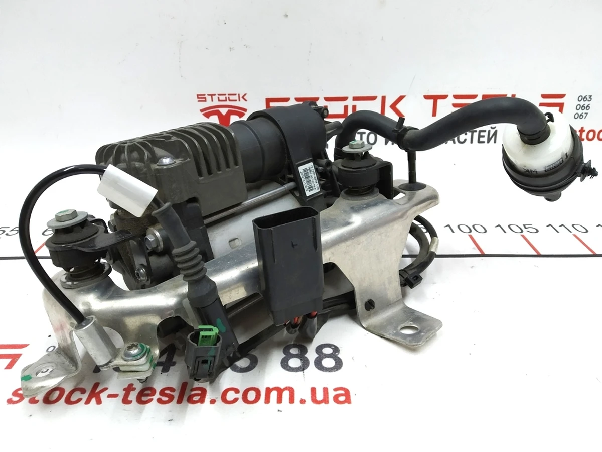 7 Компрессор пневмо подвески в сборе Tesla model S 6006403-00-A