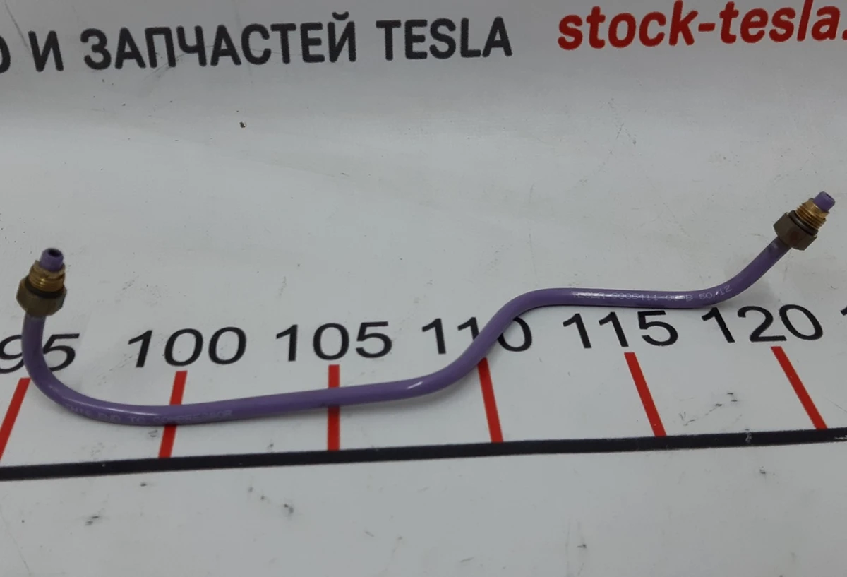 27 Трубка блоку клапанів пневмопідвіски (велика) Tesla model S 6006411-00-B