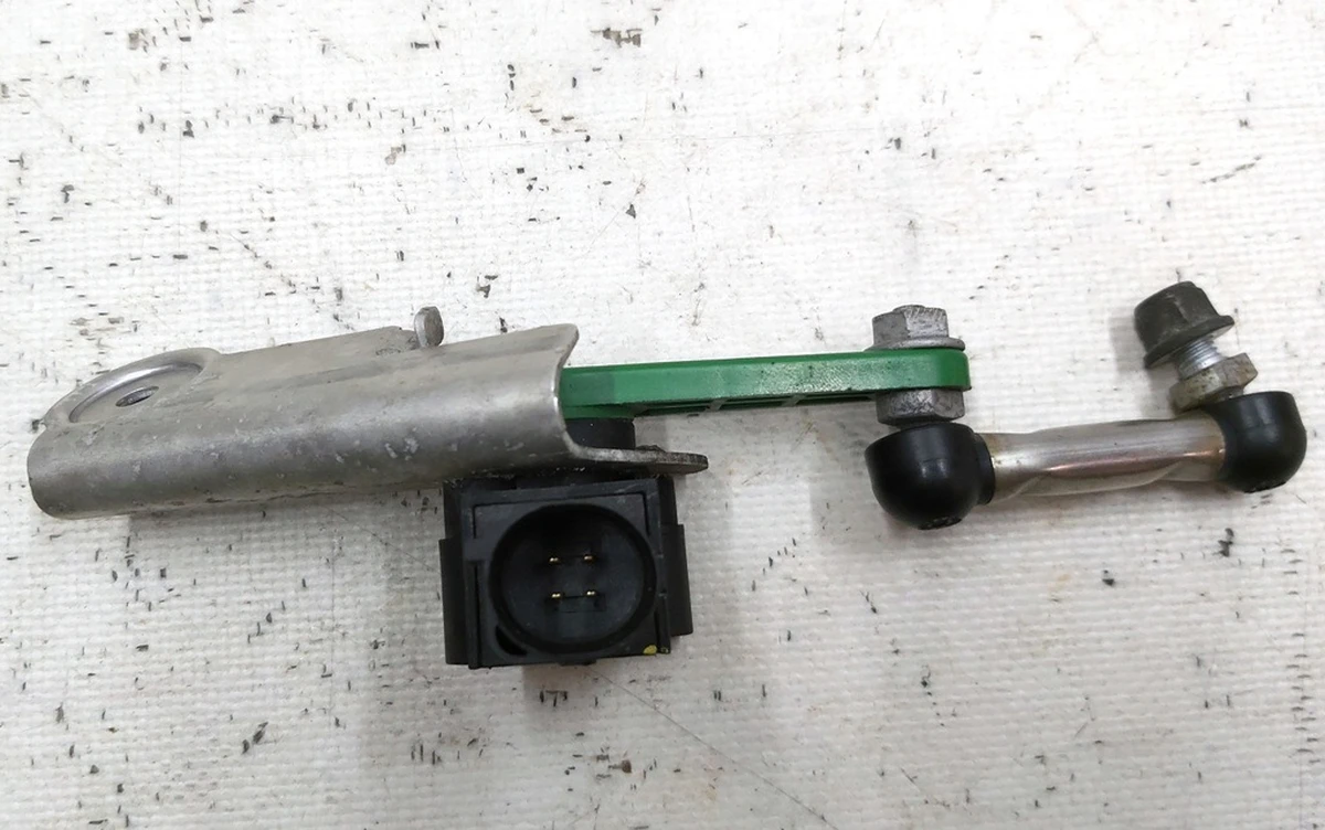 1 SUSP RIDE HEIGHT SNSR ASY FR LH with bracket Tesla model S 6006514-00-B