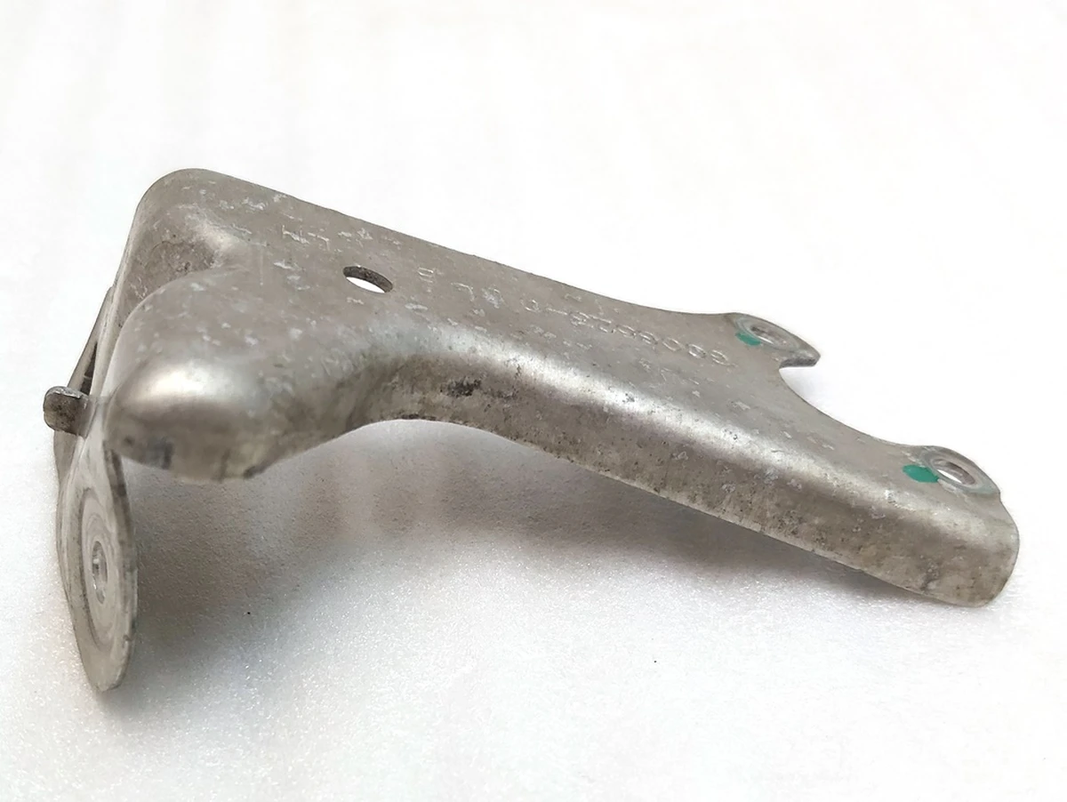 8 RR SUSP RIDE HEIGHT SNSR BRKT LH with broken geometry Tesla model S, model S REST, model X 6006523-00-B