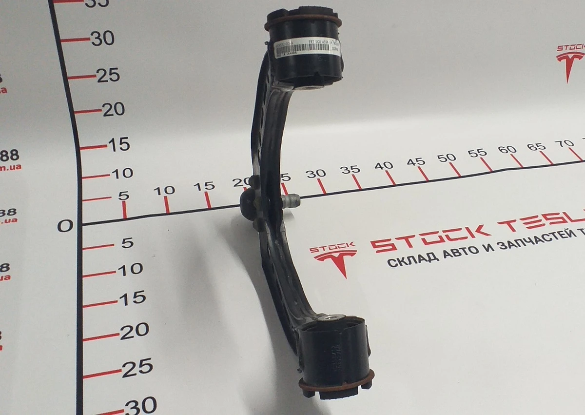 1 Важіль верхній передній лівий (підкова) RWD Tesla S, model S REST