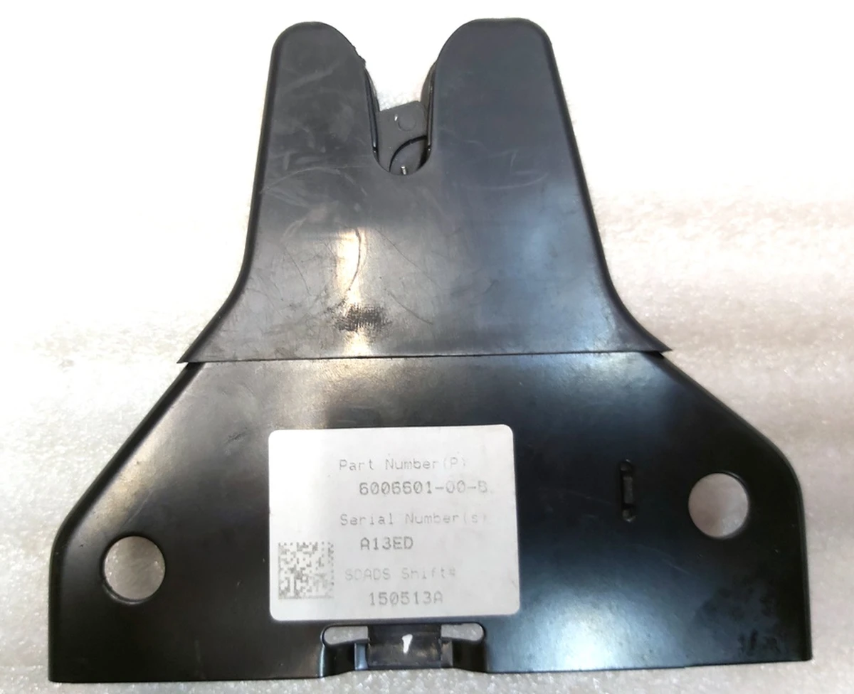 5 Замок капота на две петли (внутренний) Tesla model S, model S REST 6006601-00-B