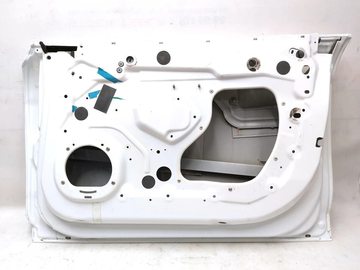 4 Двері передні праві (метал) PBCW Tesla model S 6006622-E0-H