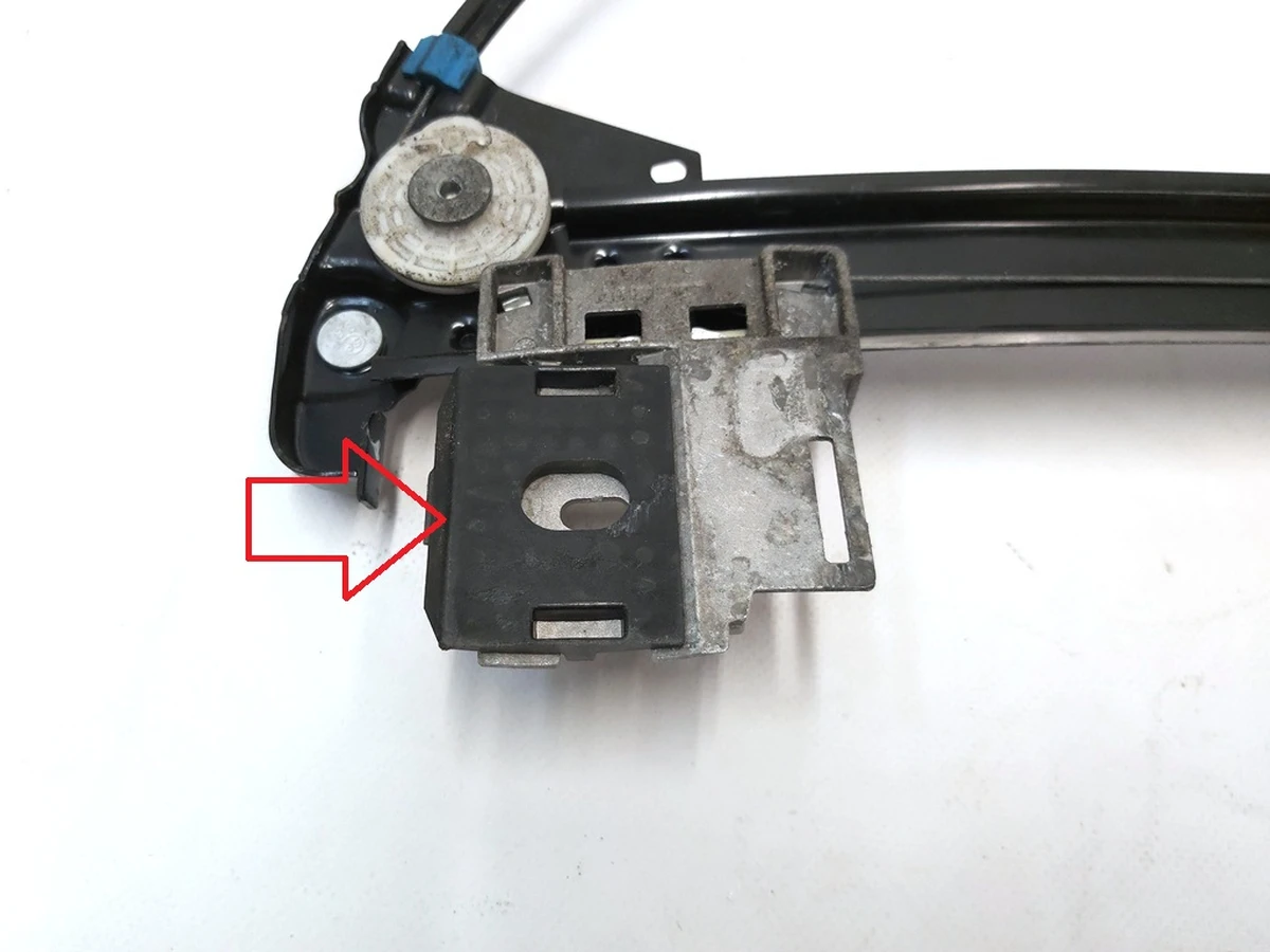 1 Склопідйомник передній правий некомплектний Tesla model S, model S REST 6006651-00-L