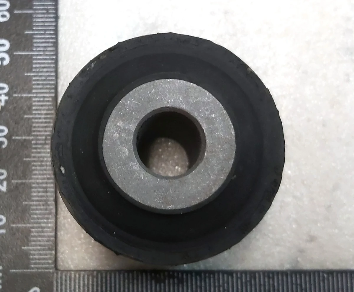 11 Сайлентблок важеля заднього поперечного сходження 44mm Tesla model S, model S REST, model X 1021420-00, 1201421-00