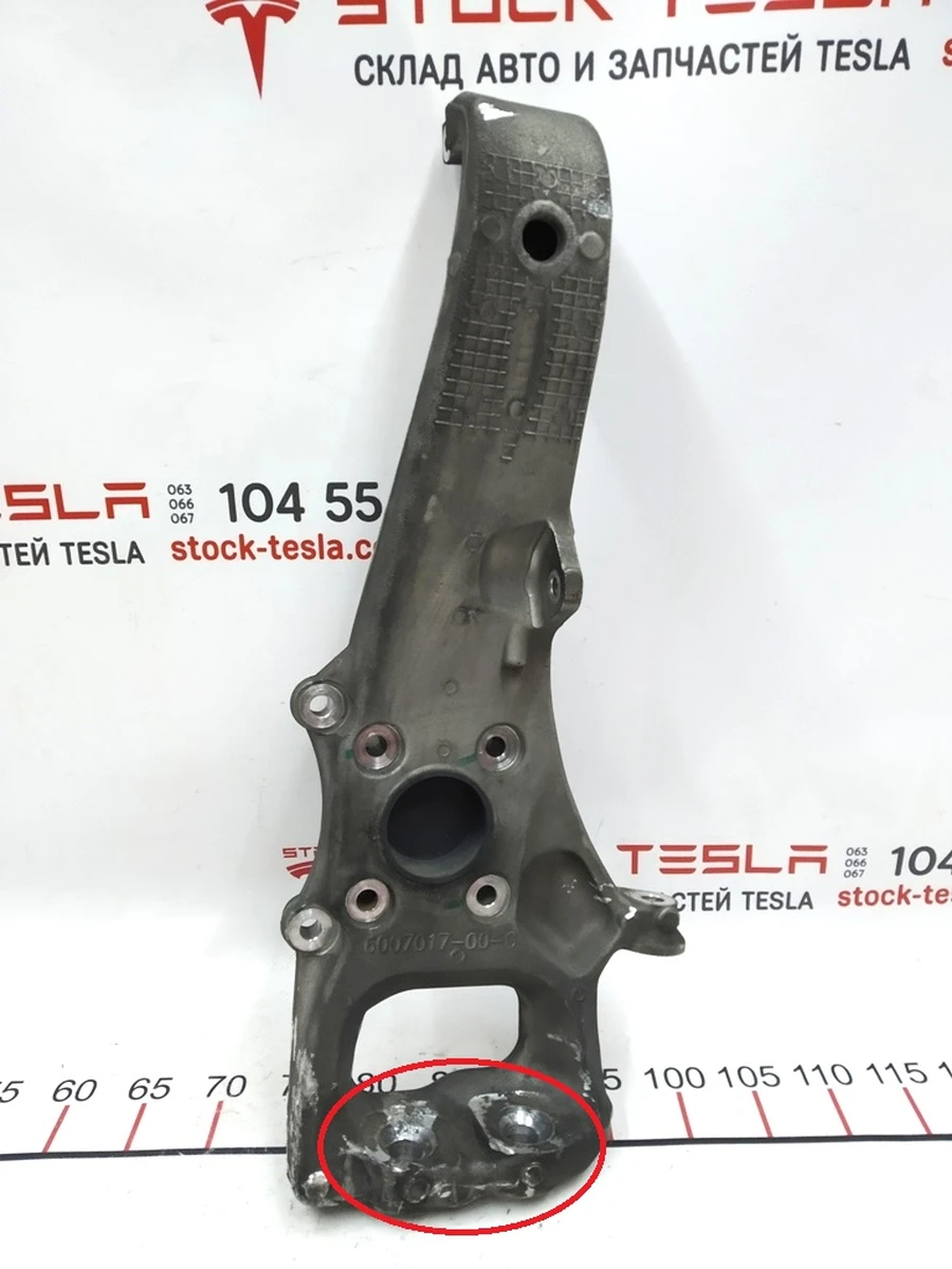 1 Knuckle steering front left RWD with damage Tesla model S 1043052-00-A