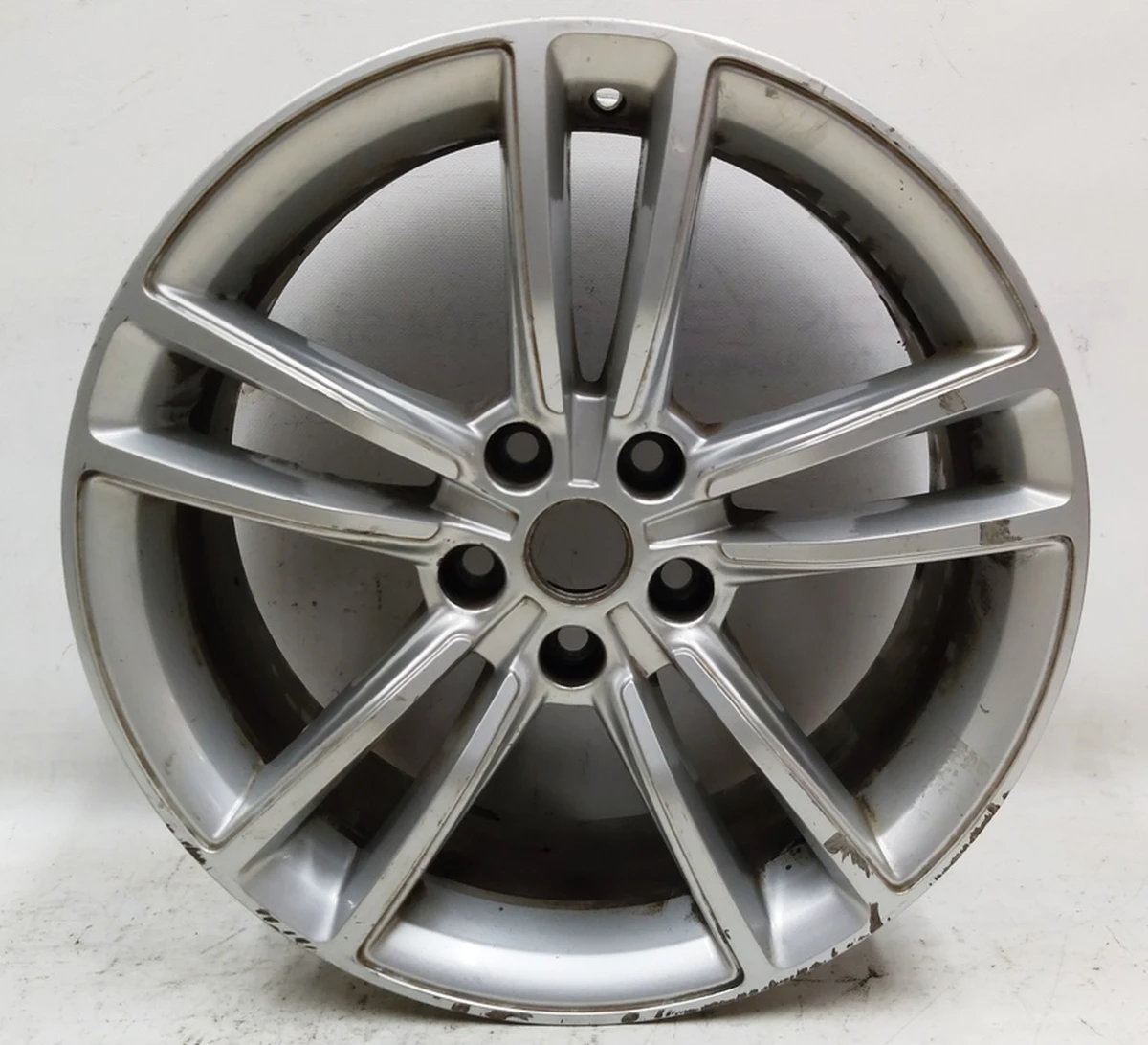 1 Диск колёсный (19x8.0J - SILVER) с повреждением Tesla model S 1054040-00-B