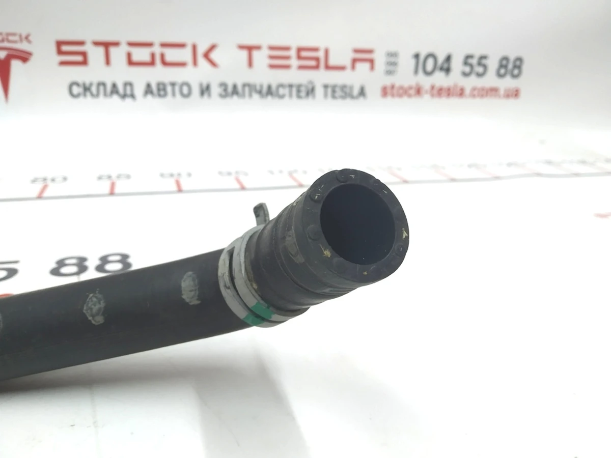 Шланг охолодження клапана 4-х ходового системи охолодження Tesla model S 6007344-00-F