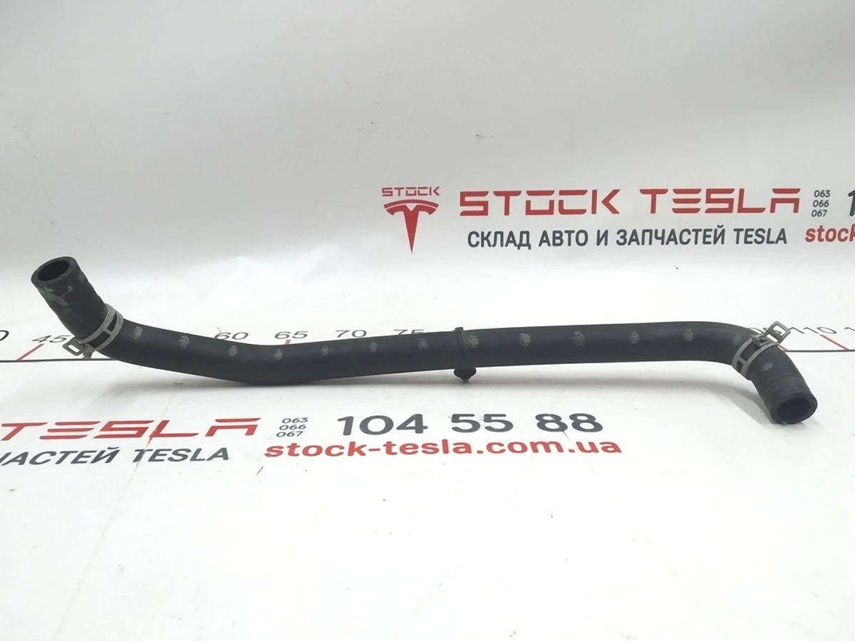Шланг охолодження клапана 4-х ходового системи охолодження Tesla model S 6007344-00-F