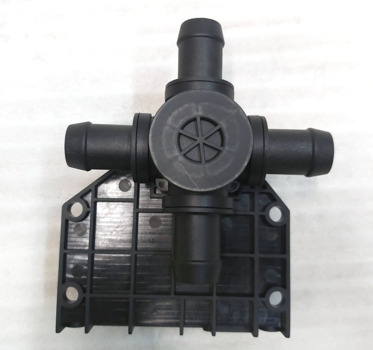 12 Клапан 4-х ходової системи охолодження Tesla S, model S REST, X 6007370-00-E