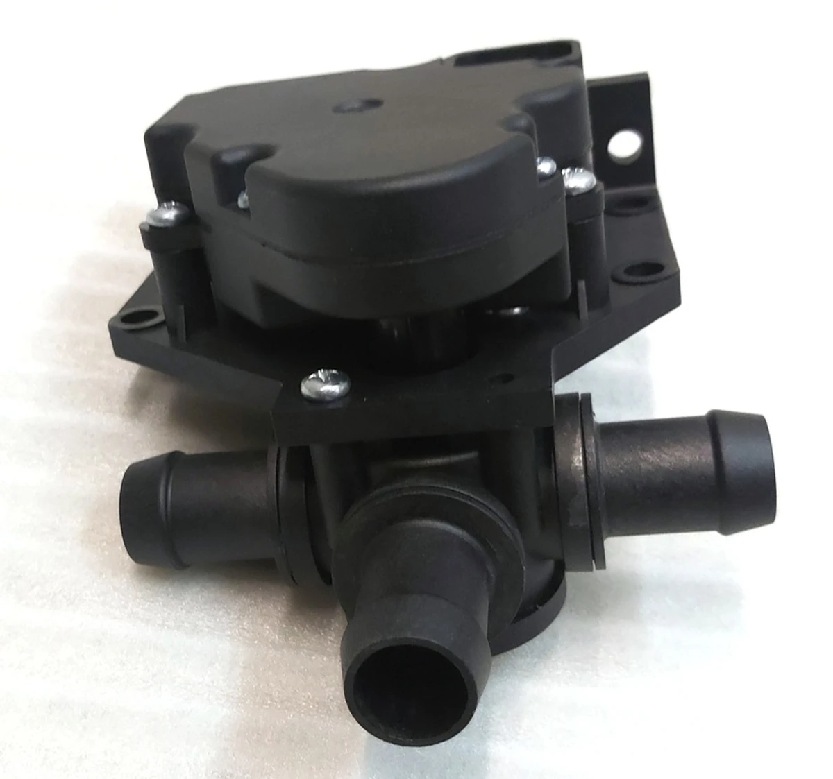 12 Клапан 4-х ходовой системы охлаждения Tesla model S, model S REST, model X 6007370-00-E