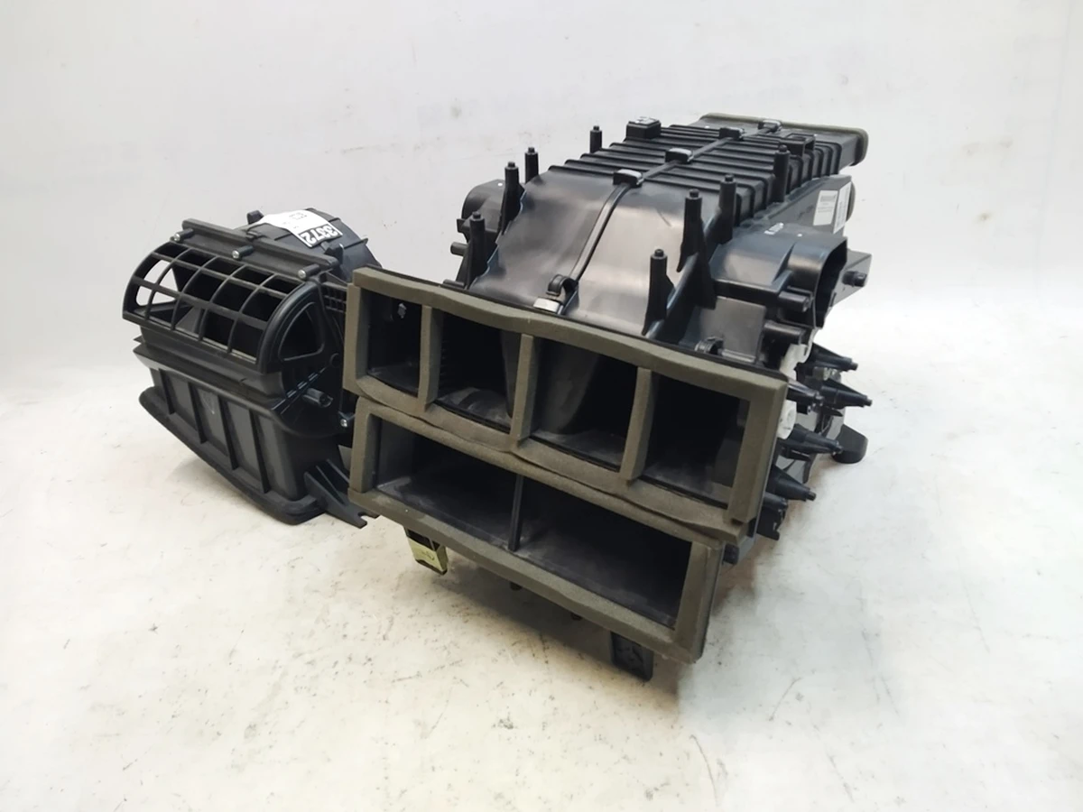 1 HVAC CASE  Tesla model S 6007378-00