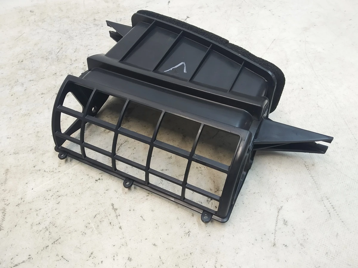 Повітрозабірник кліматичної установки (пічки салону) INLET впускний патрубок верхній Tesla model S 6007378-00-Q