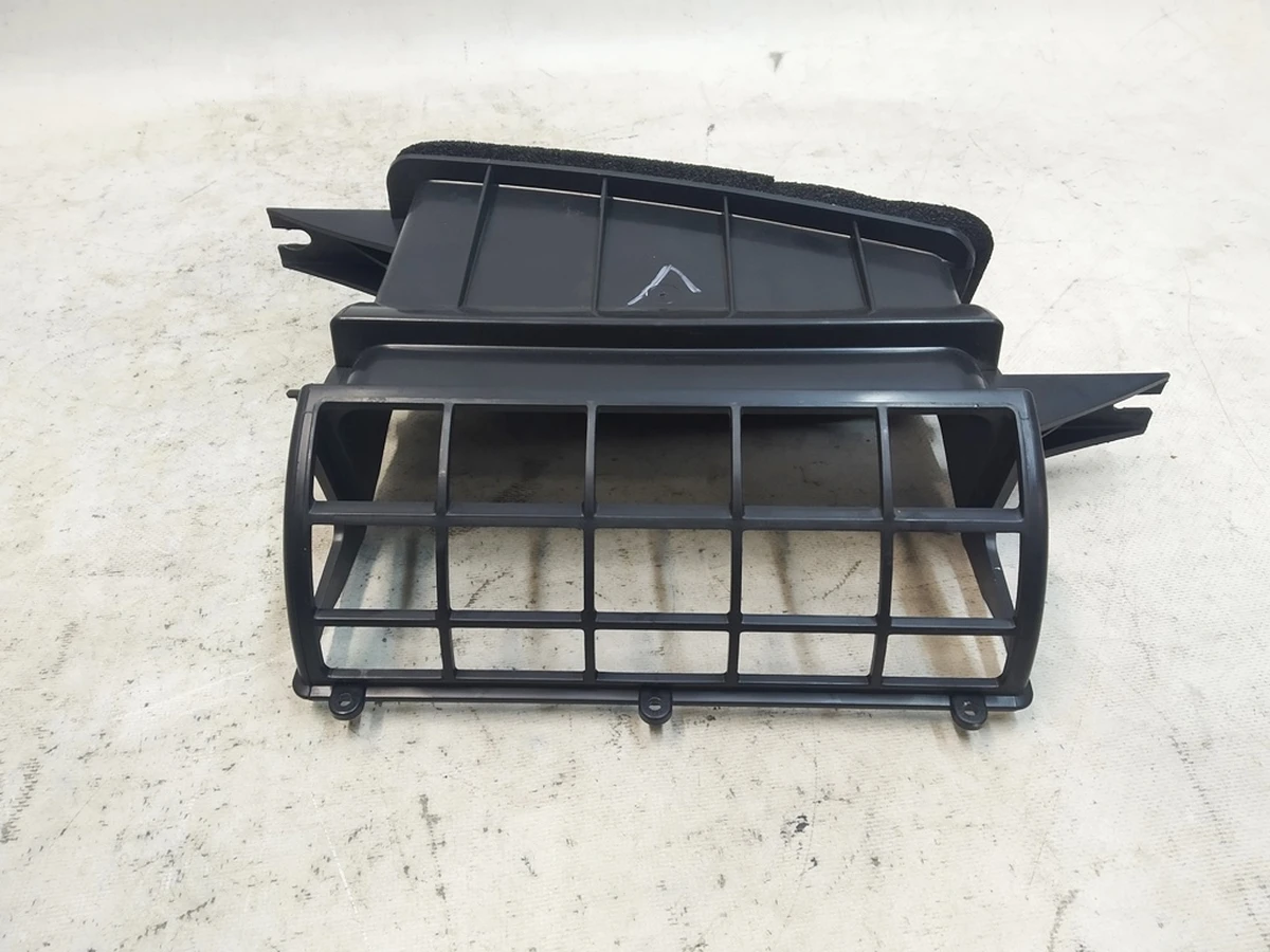 Повітрозабірник кліматичної установки (пічки салону) INLET впускний патрубок верхній Tesla model S 6007378-00-Q