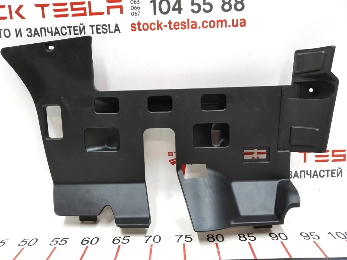 Накладка пластикова під рульовою колонкою Tesla model S, model S REST 1016340-00-F
