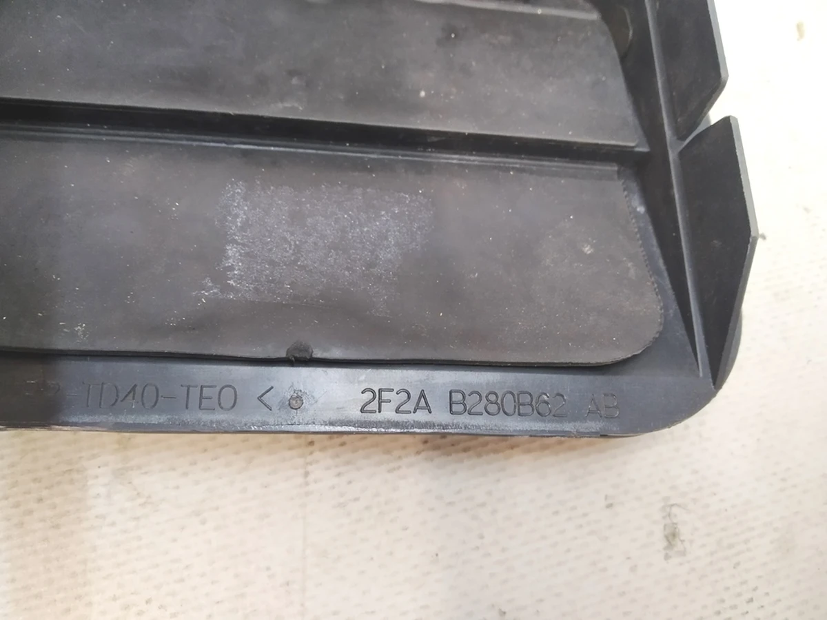 Вентиляционный клапан заднего багажника B280B62 (повреждение) Tesla model S, model S REST, model X 6007556