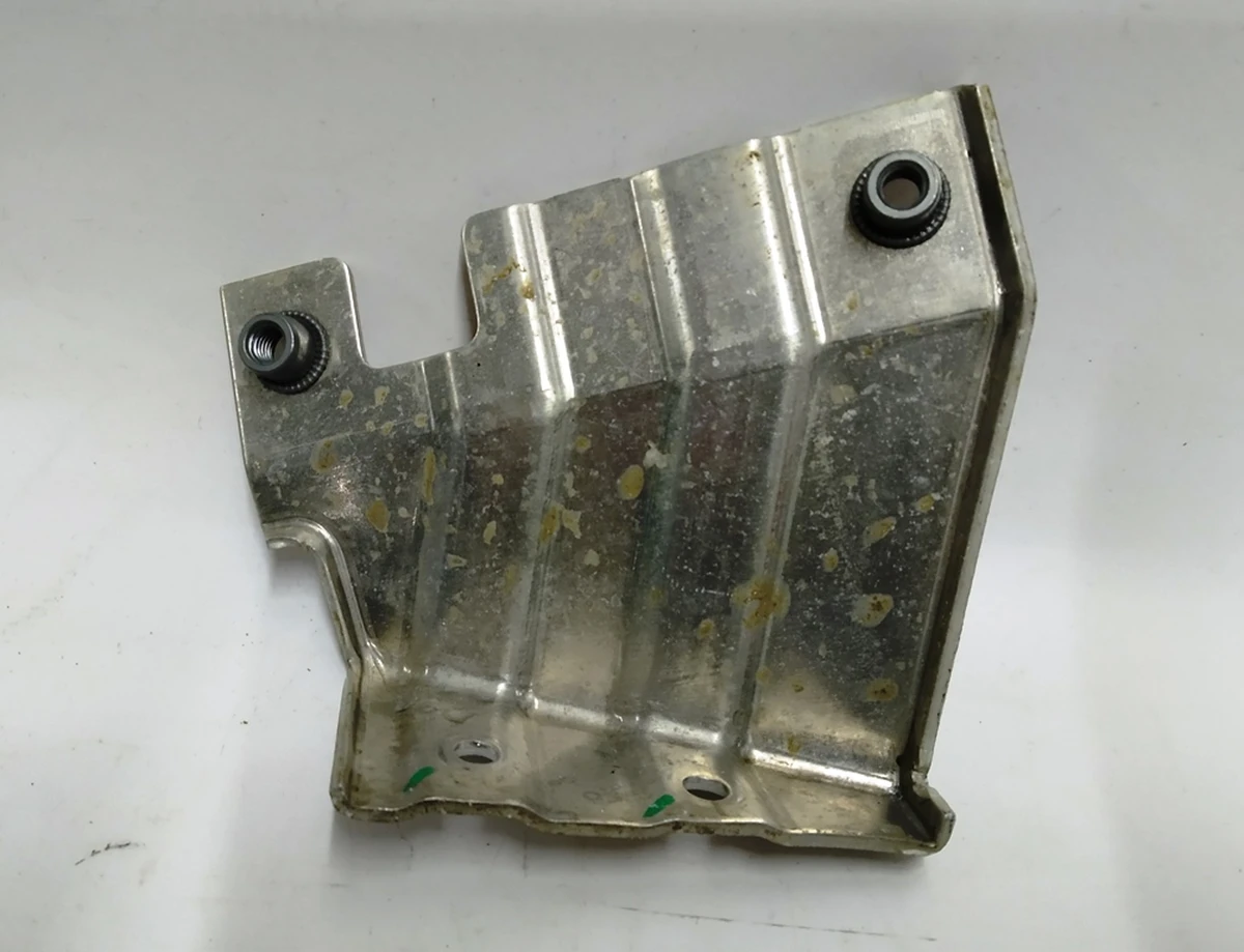 18 Кронштейн крепления клапана тройного Tesla model S 6007593-00-A