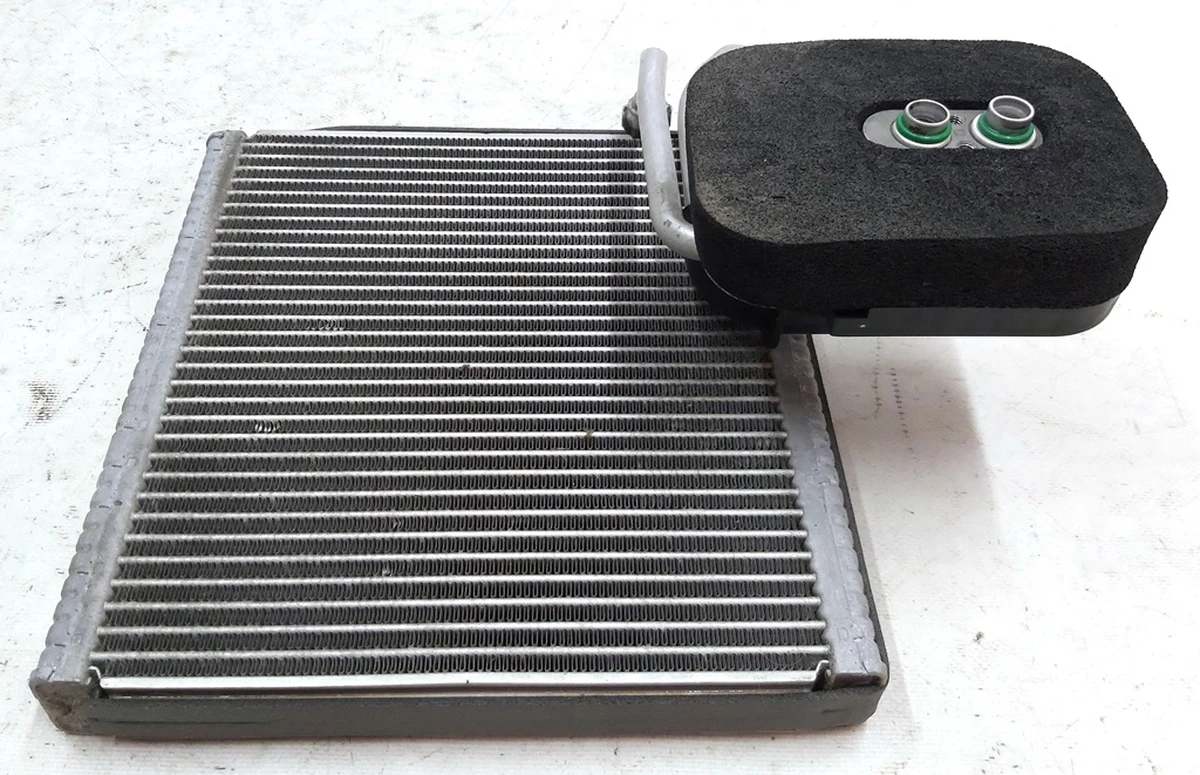 Радиатор кондиционера (испаритель) печки салона с повреждением Tesla model S, model S REST, model X 6007601