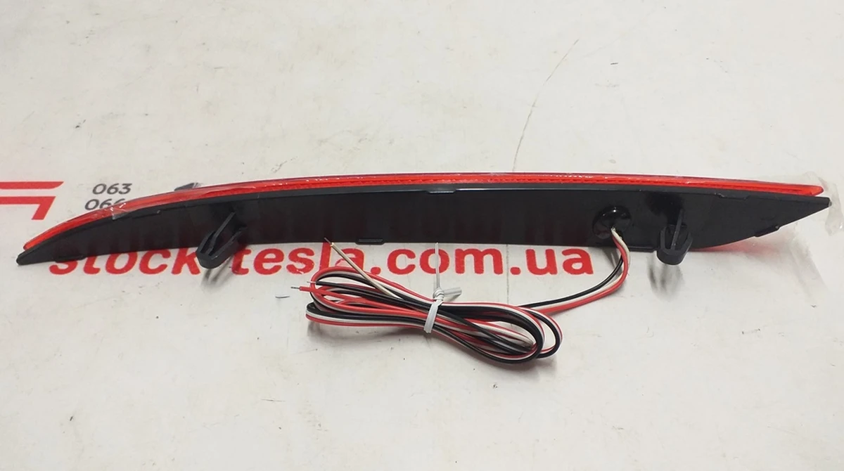 7 Отражатель заднего бампера правый активный NEW Tesla model S, model S REST 6007706-00-D