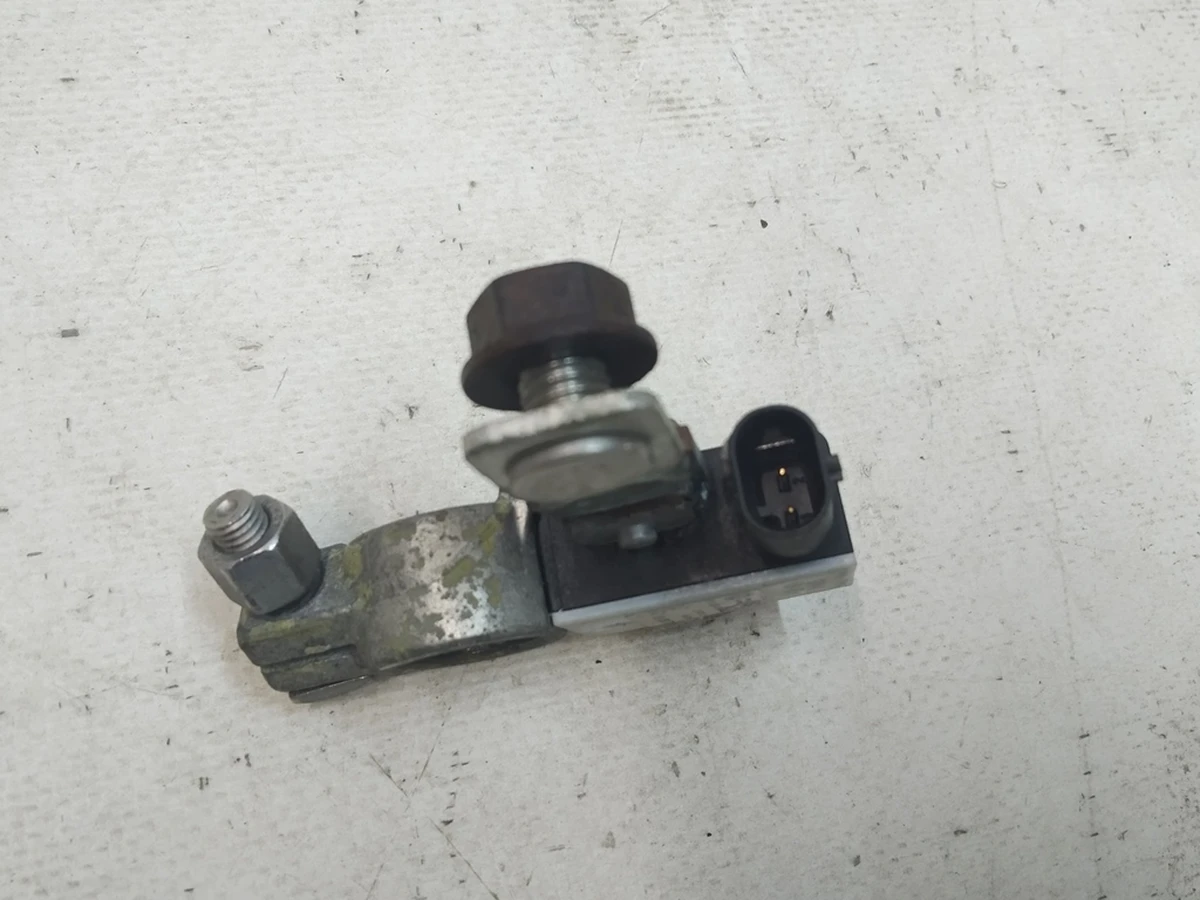 2 Зажим клеммы минус АКБ 12V с датчиком IBS Tesla Model S, Model S REST, Model X 6007953